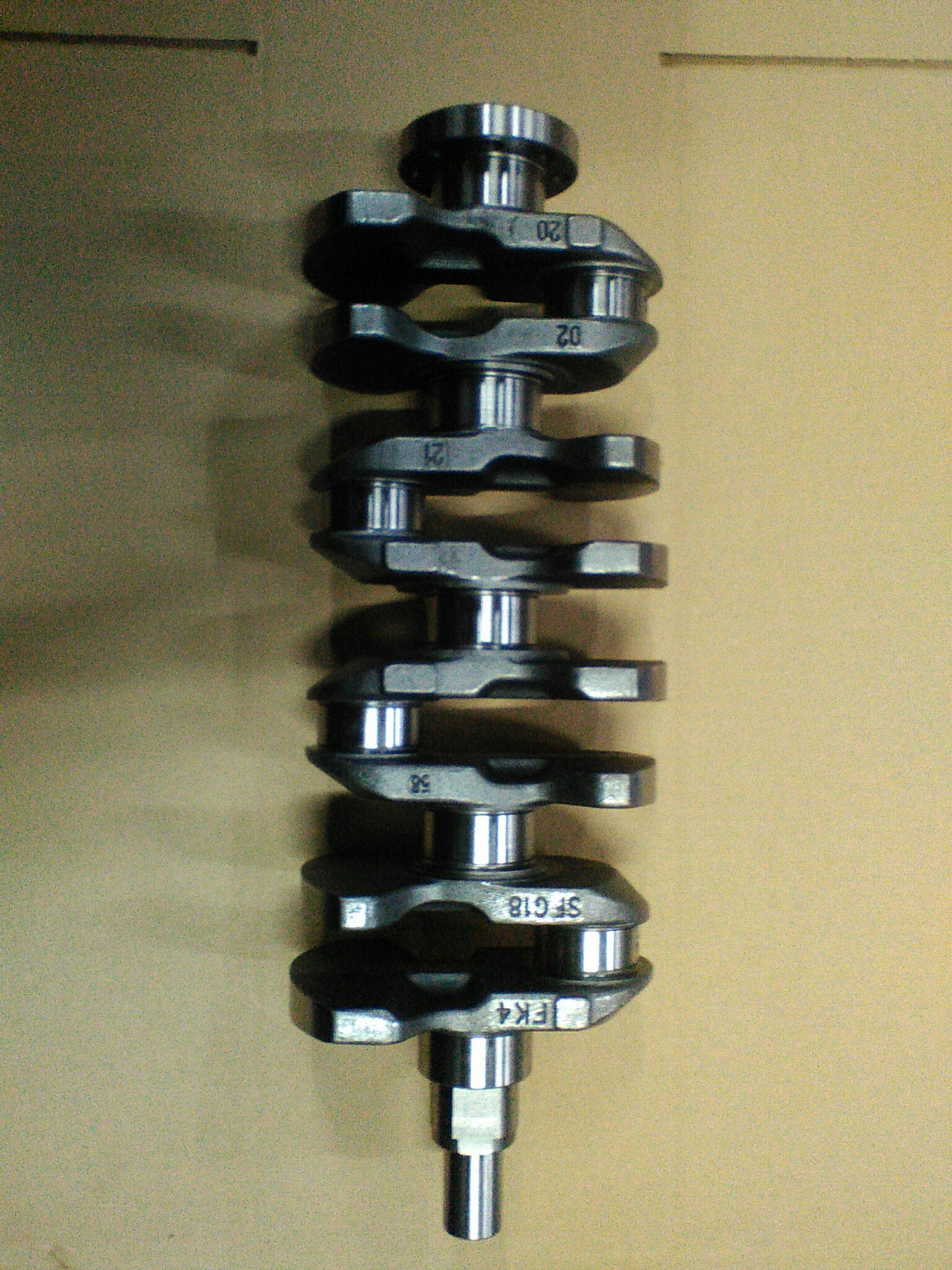 Коленвал EC7 (1,8L)